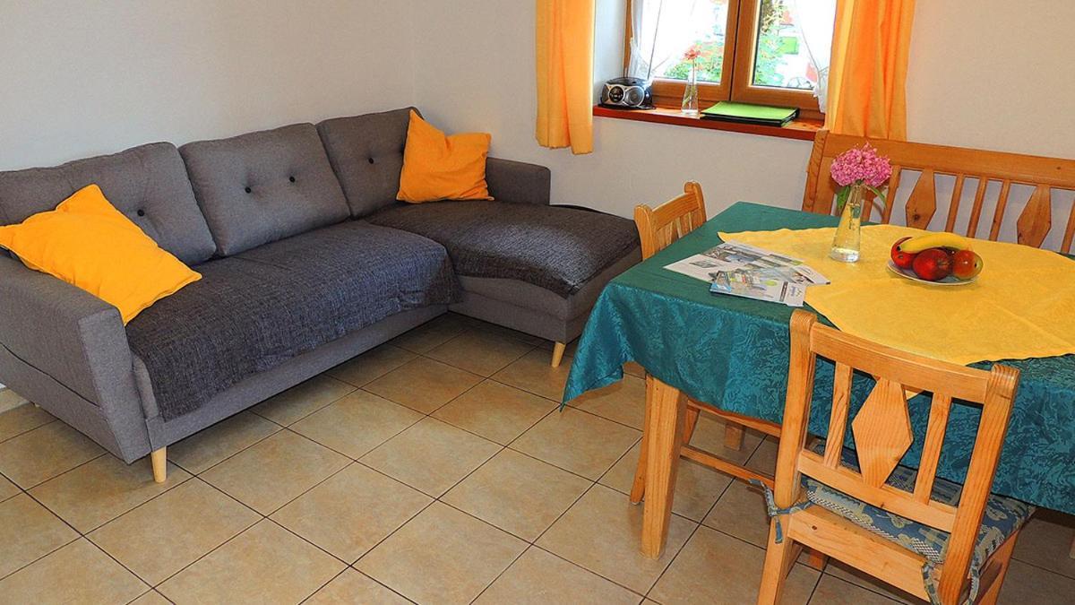 Apartment Gaestehaus Weissenbauer *